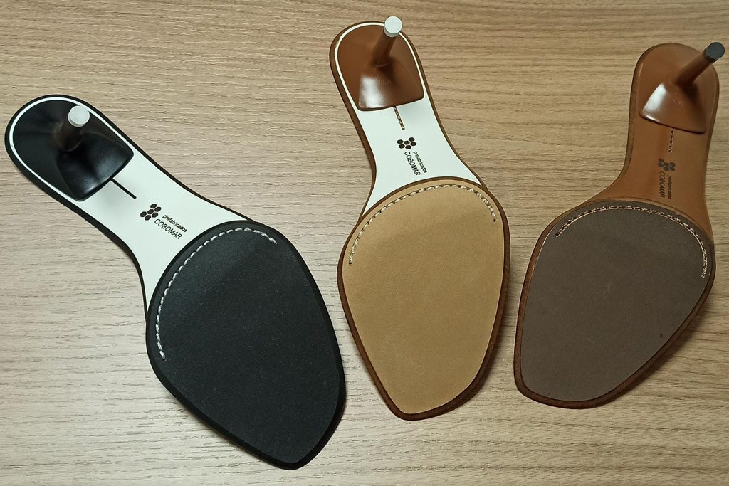2-piece leather sole with painted heel 2
